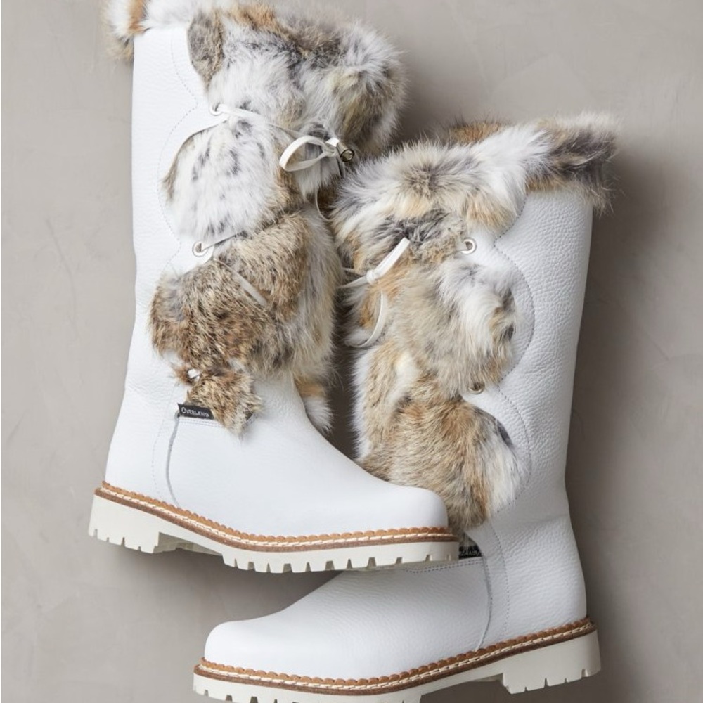 Elegant White Fur-Trimmed Winter Boots